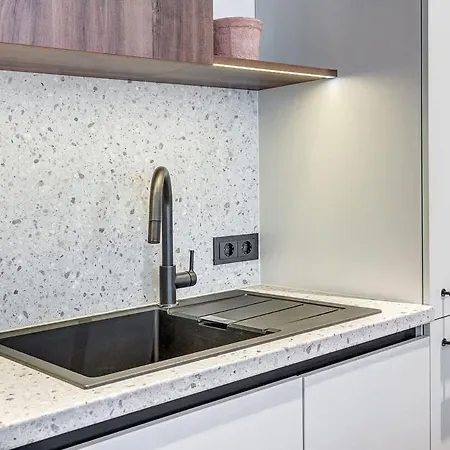 Domillion 2bdr Modern Old Town Retreat So1d Апартаменты