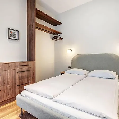 Domillion 2bdr Modern Old Town Retreat So1d *