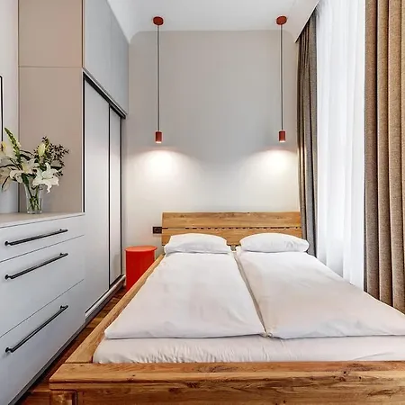 Domillion 2bdr Modern Old Town Retreat So1d *