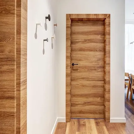 Domillion 2bdr Modern Old Town Retreat So1d شقة *