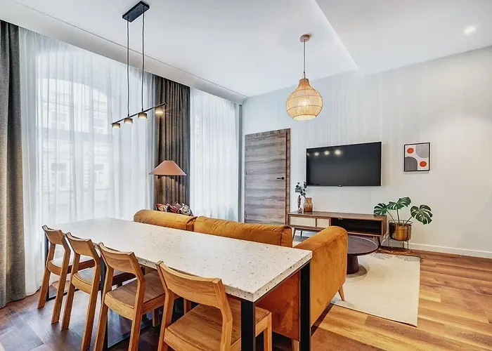 Domillion 2bdr Modern Old Town Retreat So1d Butas