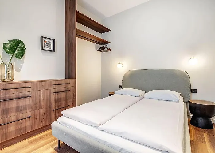 Domillion 2bdr Modern Old Town Retreat So1d *