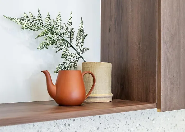 Domillion 2bdr Modern Old Town Retreat So1d דירה *