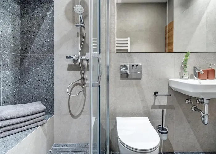 Domillion 2bdr Modern Old Town Retreat So1d דירה