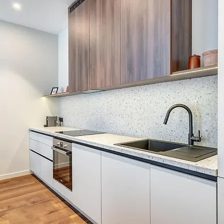 Domillion 2bdr Modern Old Town Retreat So1d Apartament